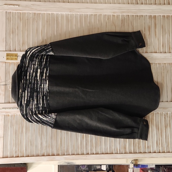 Davi and Dani shacket - Picture 2 of 4